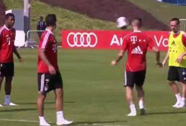 Video: Alaba bị đồng đội tại Bayern cho ăn tát